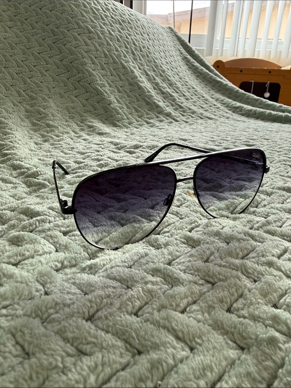 Quay Australia Black Aviator Sunglasses with Gradient Purple Lenses